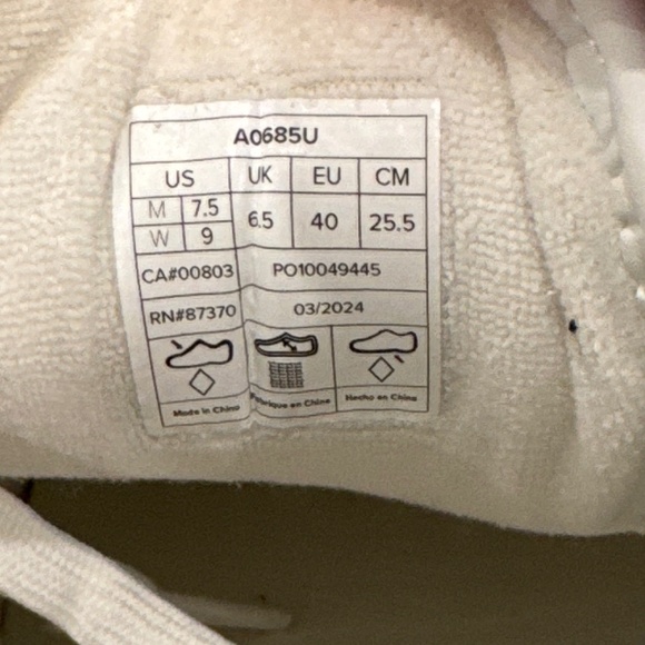 ALO Classic  Natural White Unisex Sneakers W9 M7.5 - Picture 5 of 5